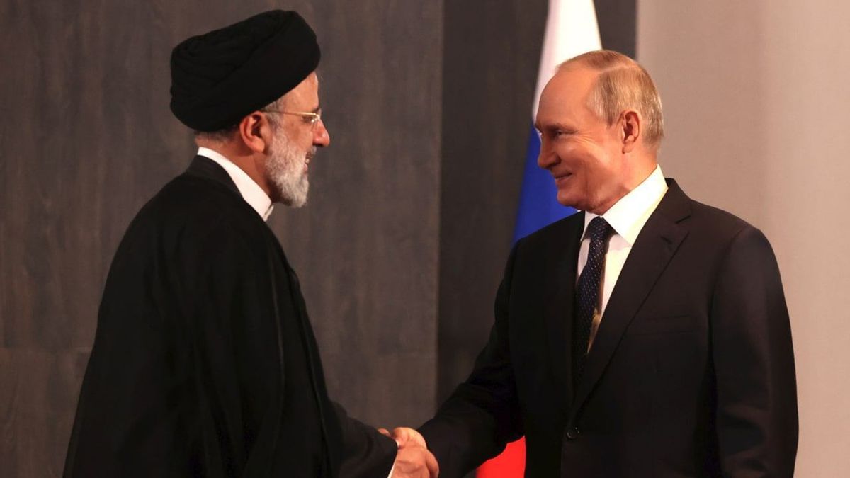 Putin-Reisi meeting in Samarkandâââââââ
SAMARKAND, UZBEKISTAN - SEPTEMBER 15: (----EDITORIAL USE ONLY MANDATORY CREDIT - "PRESIDENCY OF RUSSIA / HANDOUT" - NO MARKETING NO ADVERTISING CAMPAIGNS - DISTRIBUTED AS A SERVICE TO CLIENTS----) Russian President Vladimir Putin (R) meets with Iranian President Ebrahim Reisi (L) within the Shanghai Cooperation Organization (SCO) Summit in Samarkand, Uzbekistan on September 15, 2022. (Photo by PRESIDENCY OF RUSSIA/Anadolu Agency via Getty Images)
Anadolu Agency
ebrahim reisi