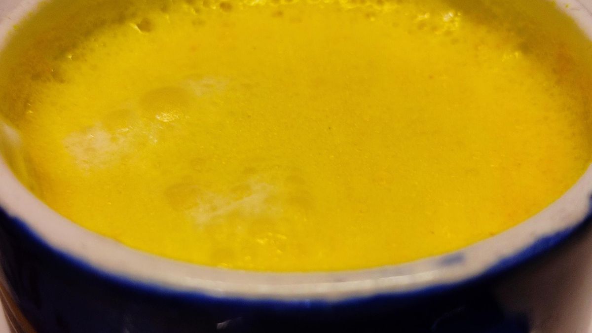 Tak zwane złote mleko warto pić przed snem