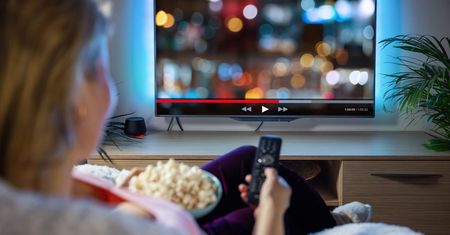 Płać abonament TV – telewizja publiczna sama się nie utrzyma! A kto nie musi płacić?
