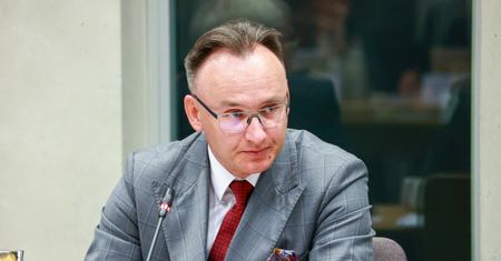 Pawlak zignorował wezwanie komisji. Sroka zapowiada konsekwencje