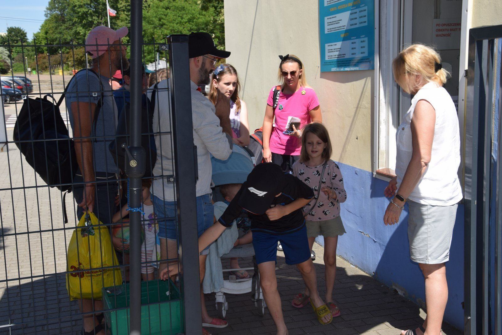 Odkryte baseny w Zduńskiej Woli przeżywają oblężenie. Takie są ceny biletów
