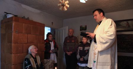 Kolęda 2022. Czy ksiądz musi mieć maseczkę? Pacjent.gov mówi jasno