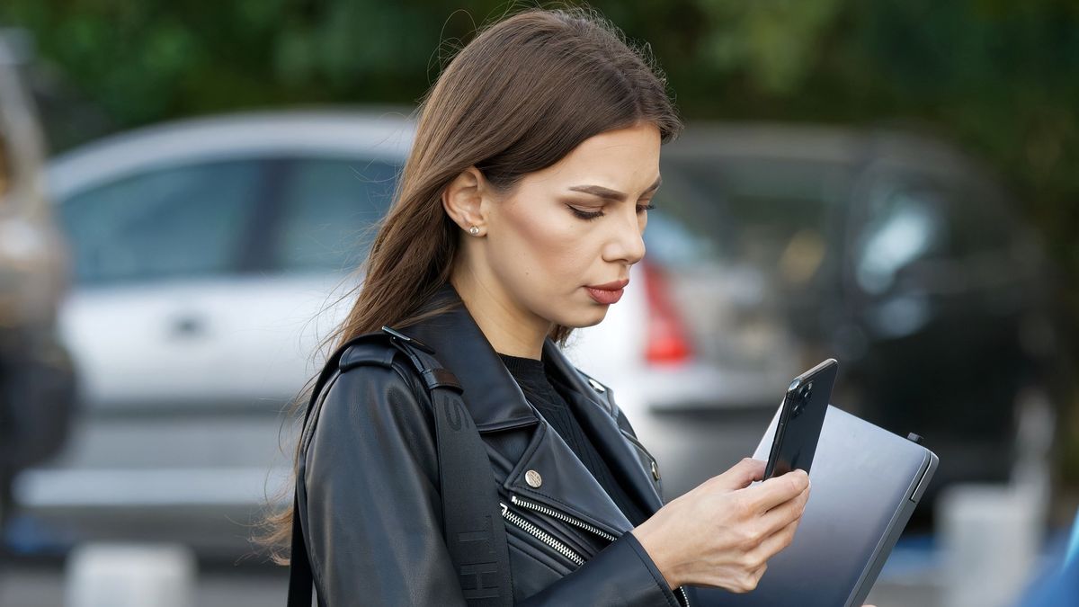 Smartfon może służyć cyberprzestępcom. Uważaj na oszustwa SMS