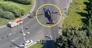 Lawirował między latarniami i domami. Black Hawk wylądował w centrum miasta
