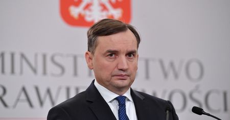 Ziobro przed sądem? Budka ostrzega