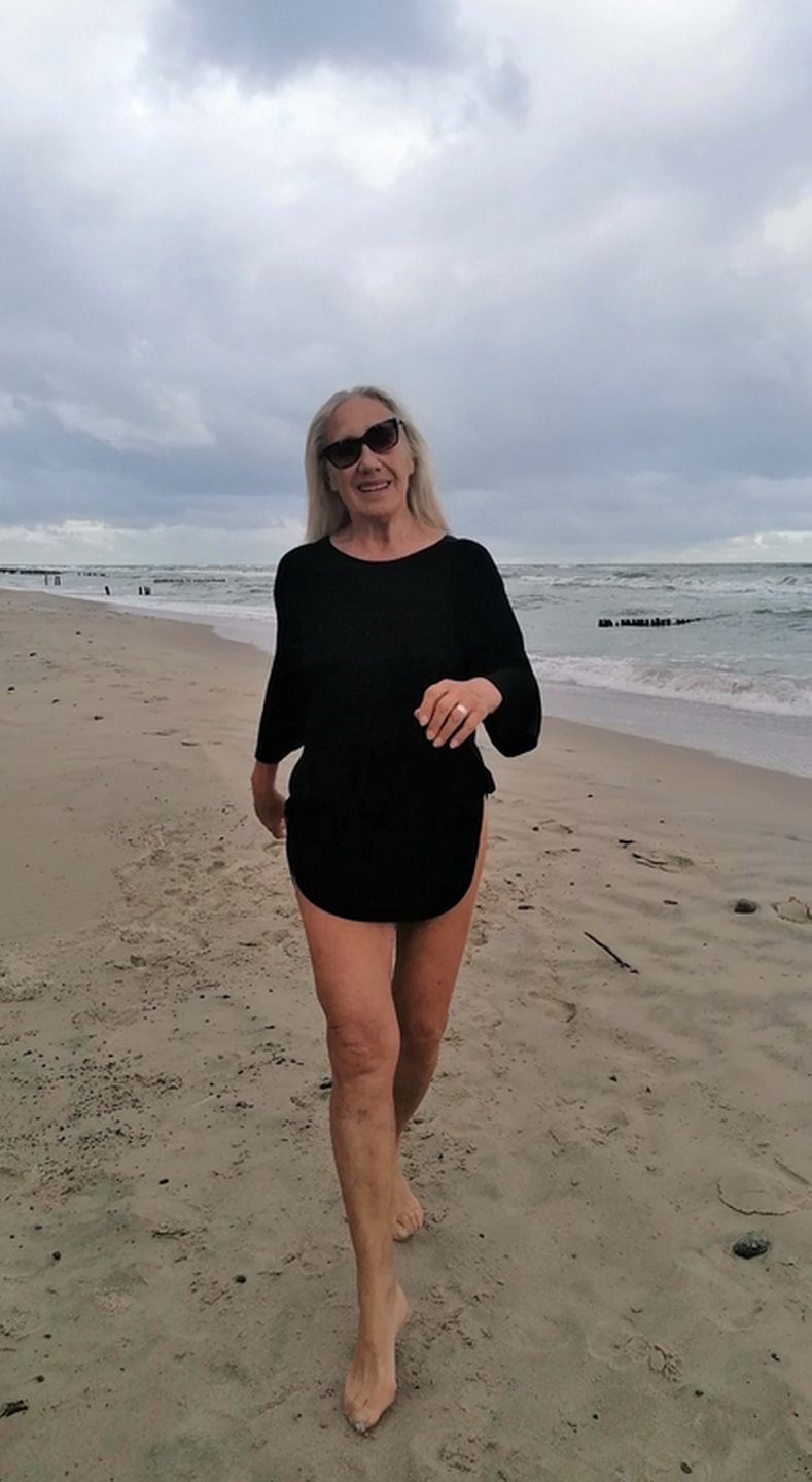 Maja Komorowska na plaży