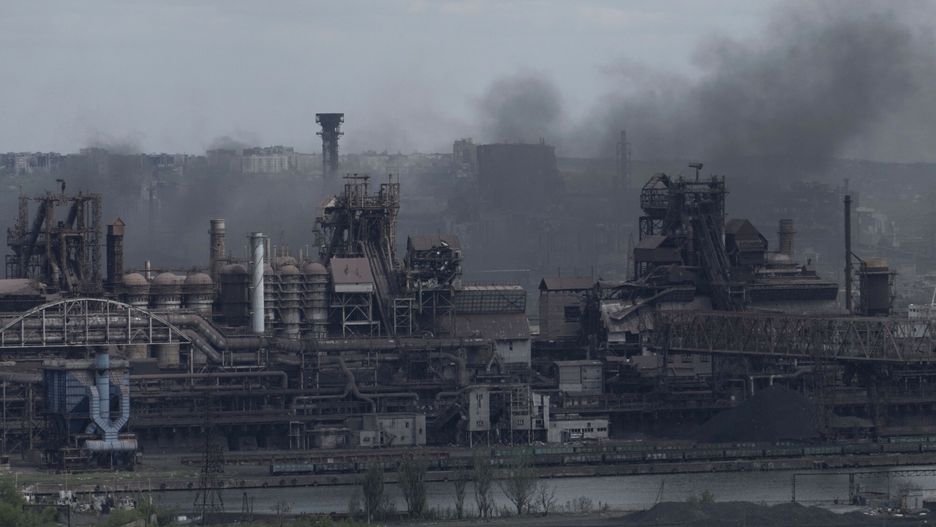 Wojna w Ukrainie - sytuacja w zak?adach AzowstaluTOPSHOT A view shows the Azovstal steel plant in the city of Mariupol on May 10, 2022, amid the ongoing Russian military action in Ukraine. (Photo by STRINGER / AFP)STRINGER