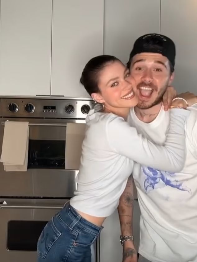 Nicola Peltz i Brooklyn Beckham pofarbowali swoje psy na różowo