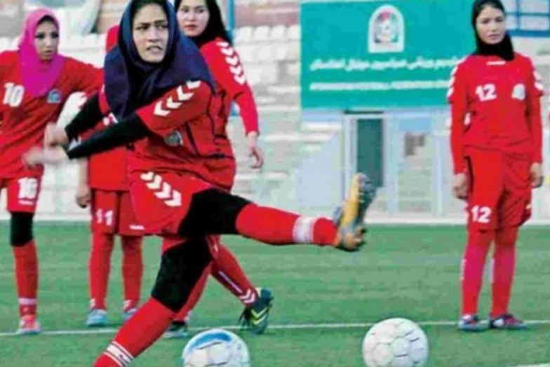 Miesiąc czekały w ukryciu. Afgańska drużyna piłkarek uciekła przez talibami