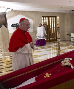 Przeniosą ciało papieża. Wierni już czekają