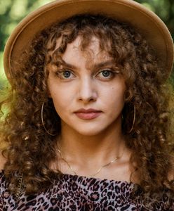 "Rolnik szuka zony" TVP. Pamiętacie Justynę od Kamila? Tak wygląda w prostych włosach!