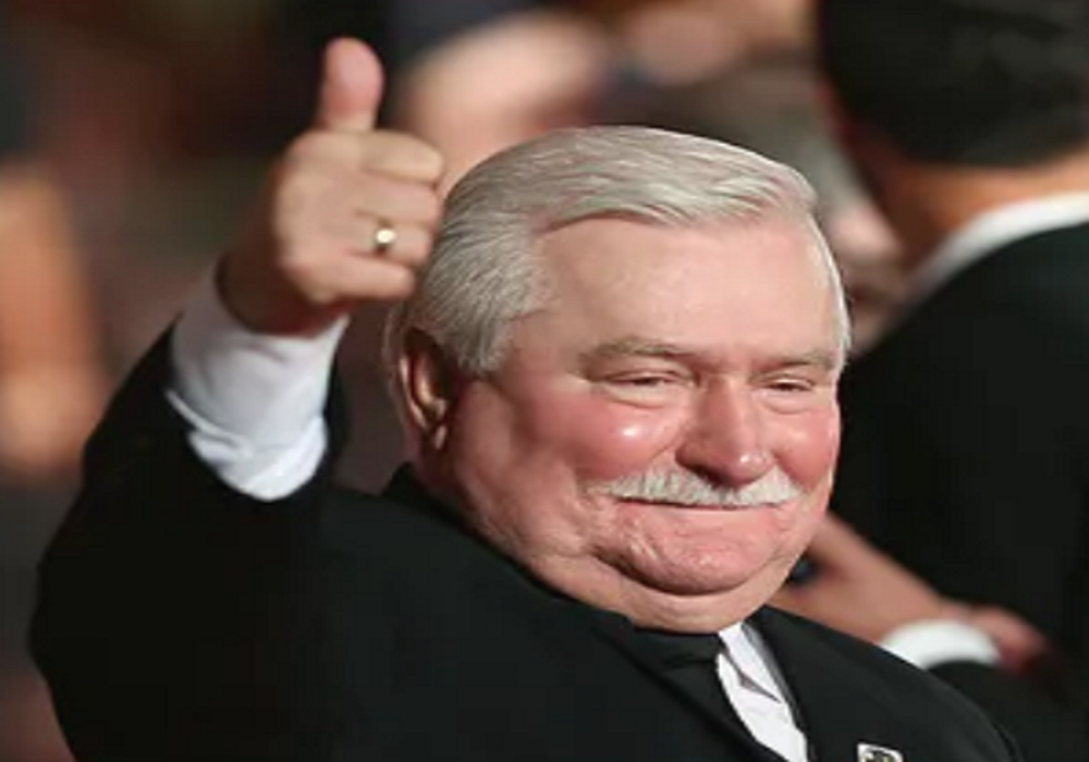 Lech Wałęsa udostępnił film o Ziemi. Internauci mieli używanie