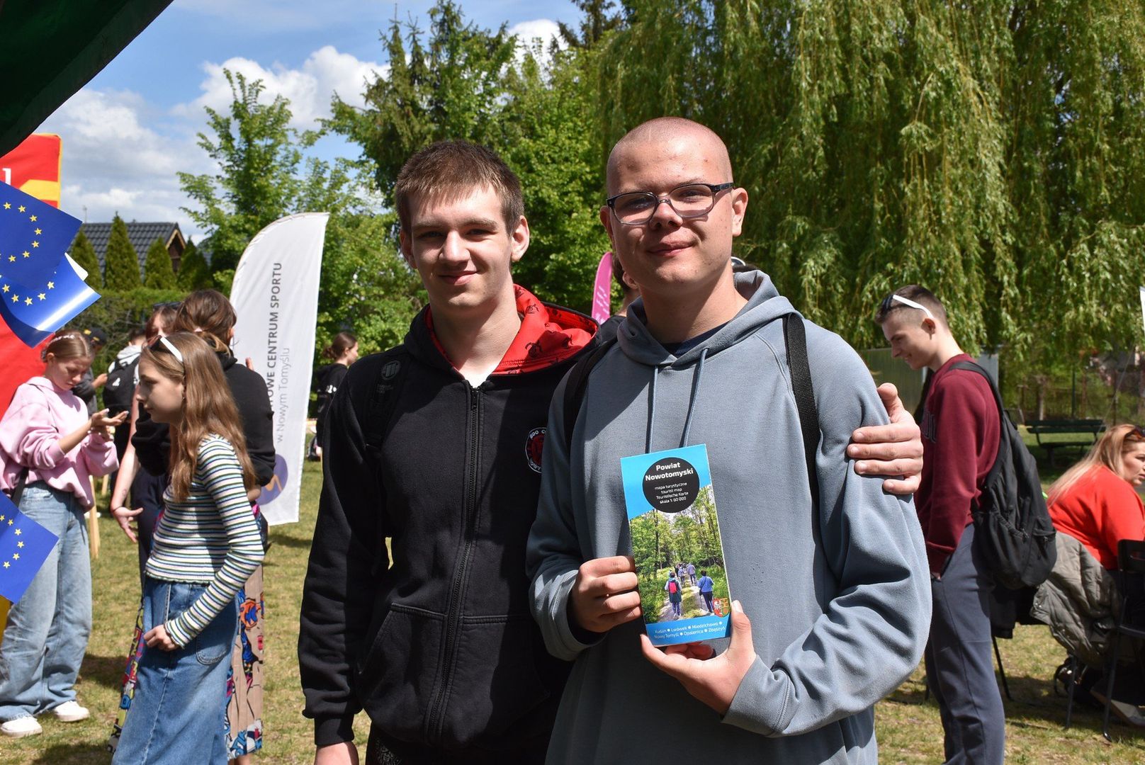 Piknik z Funduszami Europejskimi w Nowym Tomyślu po raz kolejny pokazał, jak wielką rolę w rozwoju regionu odgrywają projekty finansowane przez Unię Europejską oraz wspólna współpraca instytucji, firm i lokalnej społeczności