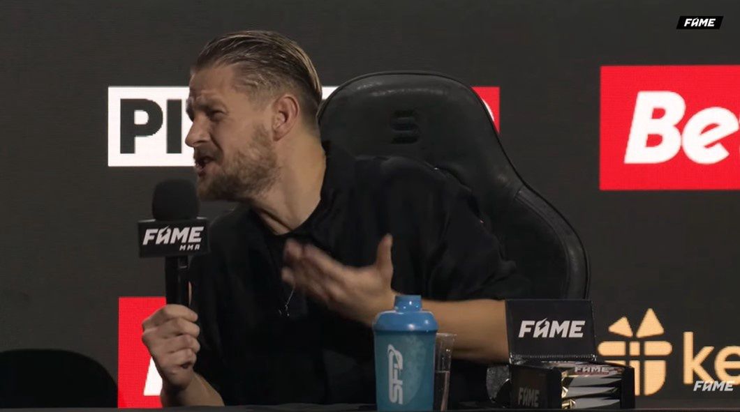 Sebastian Fabijański na konferencji Fame MMA.