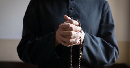 "To sadyzm". Obnażył prawdę o egzorcyzmach w Kościele