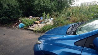 Poznań: Kilkaset dzikich wysypisk śmieci. Straż miejska prosi o współpracę w ich likwidowaniu