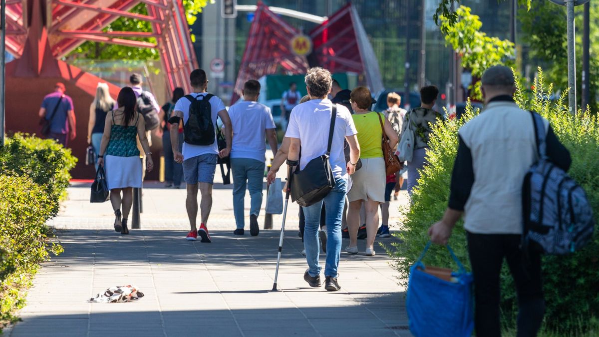 Jeśli nic się nie zmieni, to za kilka dekad Polacy będą najstarszym społeczeństwem w Europie. 