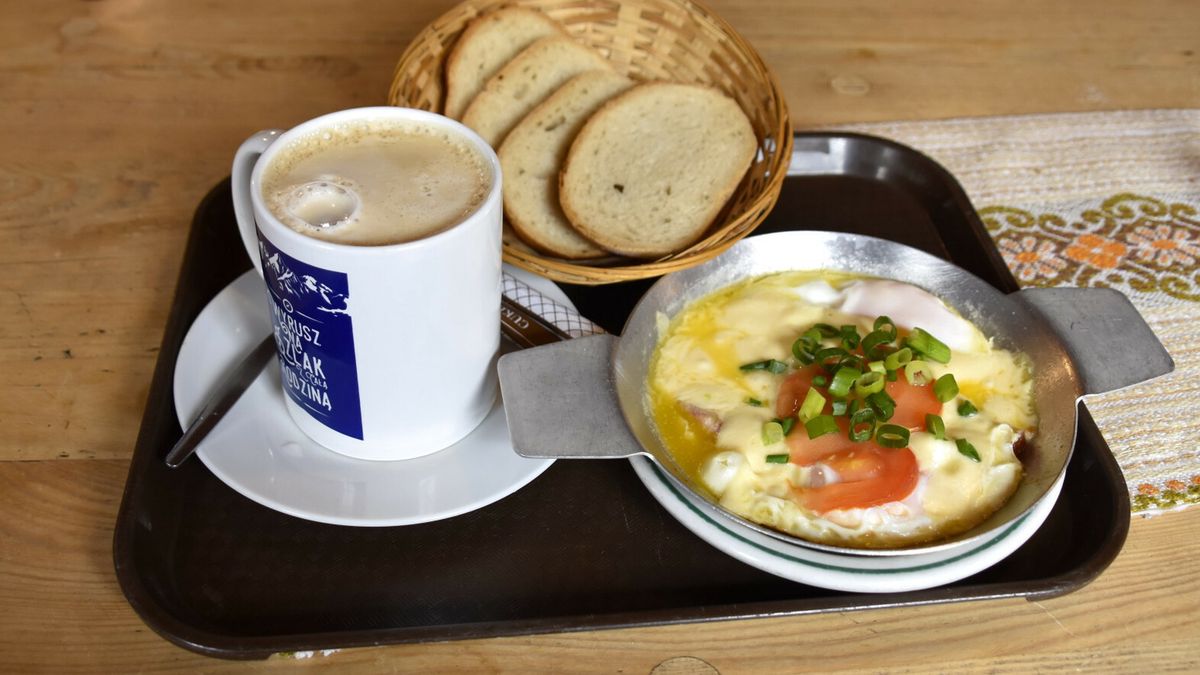 O której godzinie jeść śniadanie?