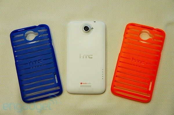 HTC tworzy własne case'y na One X