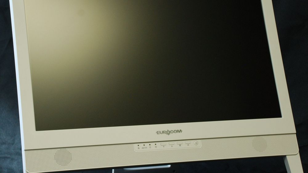 Eurocom Uno 3.0 - przenośny All-in-One ze sporym potencjałem 1