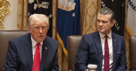 Pentagon uspokaja ws. Ormuzu. Ataki na Iran trwają