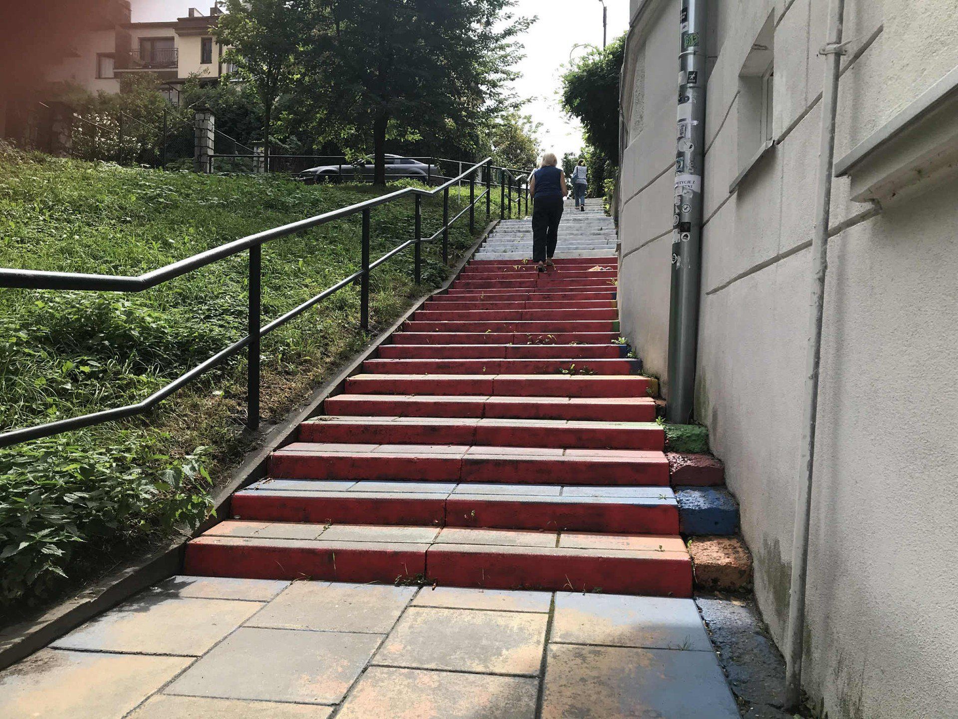Kolorowe schody przy ul. Tatrzańskiej w Krakowie