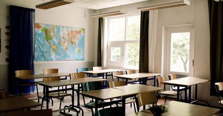 Pół wieku w spartańskich warunkach. Uczniowie odetchną z ulgą