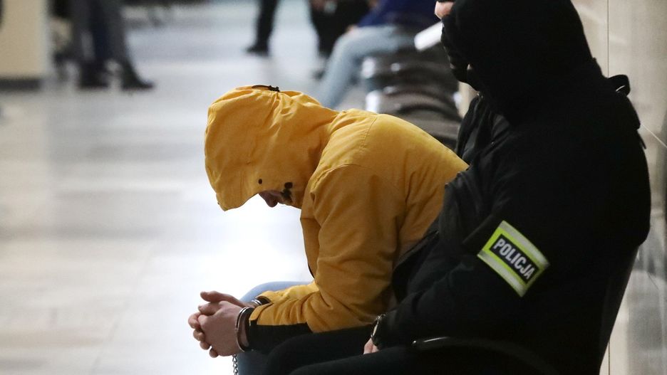 Sąd Rejonowy w Środzie Śląskiej zdecydował o aresztowaniu 32-letniego Dominika P., który w nocy z 18 na 19 października miał przygotować koktajle Mołotowa i użyć ich w ramach zemsty. / zdjęcie ilustracyjne