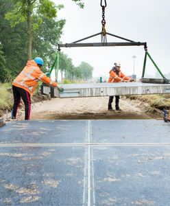 Złodzieje ukradli drogę. Został tylko piasek