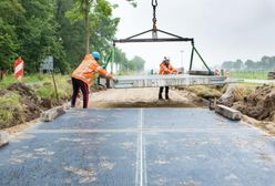 Złodzieje ukradli drogę. Został tylko piasek