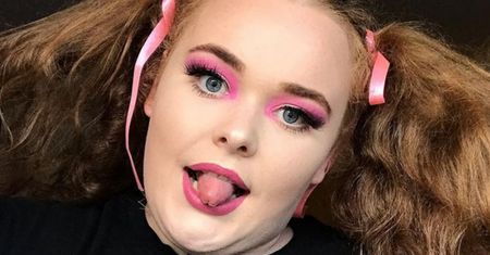 Ella Donnelly robi karierę na TikToku. Hejterzy twierdzą, że "jej ciało nie pasuje do twarzy"