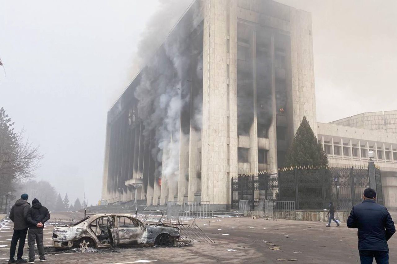 Reżim w Kazachstanie brutalnie dławi protesty. W tle "pucz pałacowy" i większe wpływy Moskwy