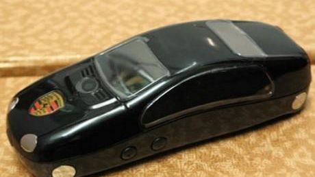 Telefon w kształcie... Porsche Cayenne... Brzyyydal! 1