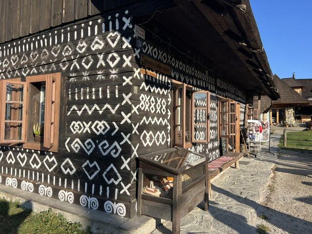 W Čičmanach ornamenty nie są jedynie atrakcją turystyczną