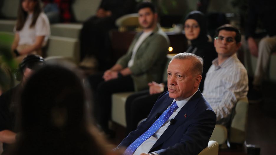 ANKARA, TURKIYE - MAY 19: Turkish President Recep Tayyip Erdogan meets with youth on the occasion of May 19 Commemoration of Ataturk, Youth and Sports Day at the Presidential Library in Ankara, Turkiye on May 19, 2022. (Photo by Murat Kula/Anadolu Agency via Getty Images)