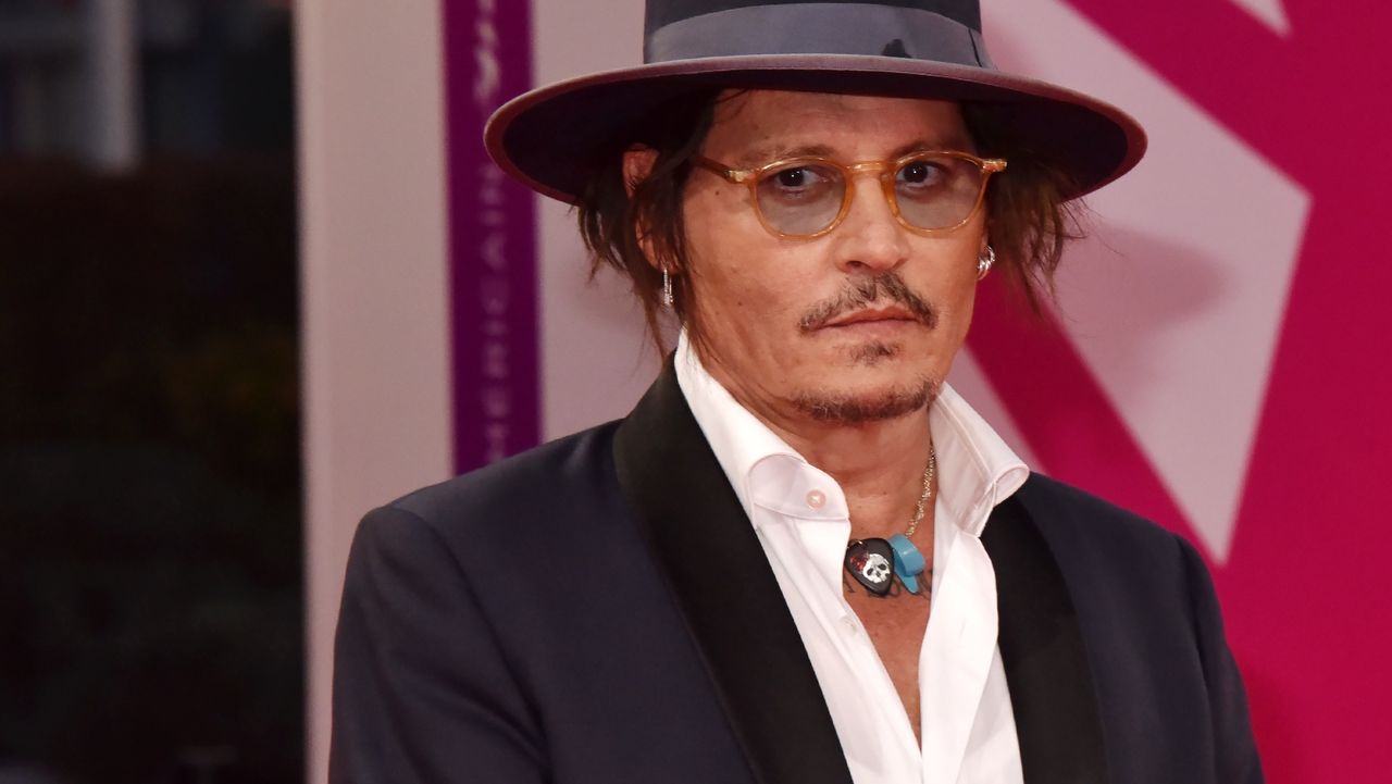 Zgarnie rekordową stawkę. Johnny Depp podpisał lukratywny kontrakt