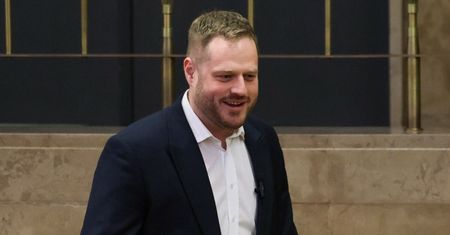 W sieci obrażali Sikorskiego. W jego obronie stanął polityk PiS