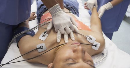 Dostają zawału, zanim usłyszą diagnozę. "Mogą nie dożyć leczenia"