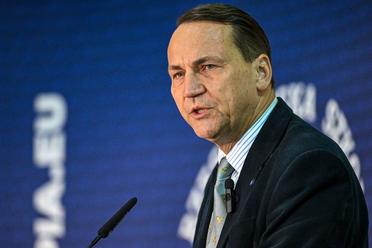 Wydatki wojskowe Rosji rosną. Sikorski: jej apetyt na wojnę nie osłabł