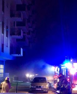 Duży pożar w Warszawie. Ogień w garażu podziemnym w bloku