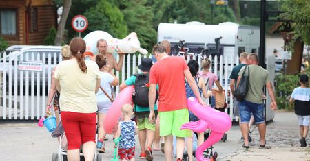Raport ZUS: 100 mld zł na świadczenia rodzinne. Najwięcej na 800 plus