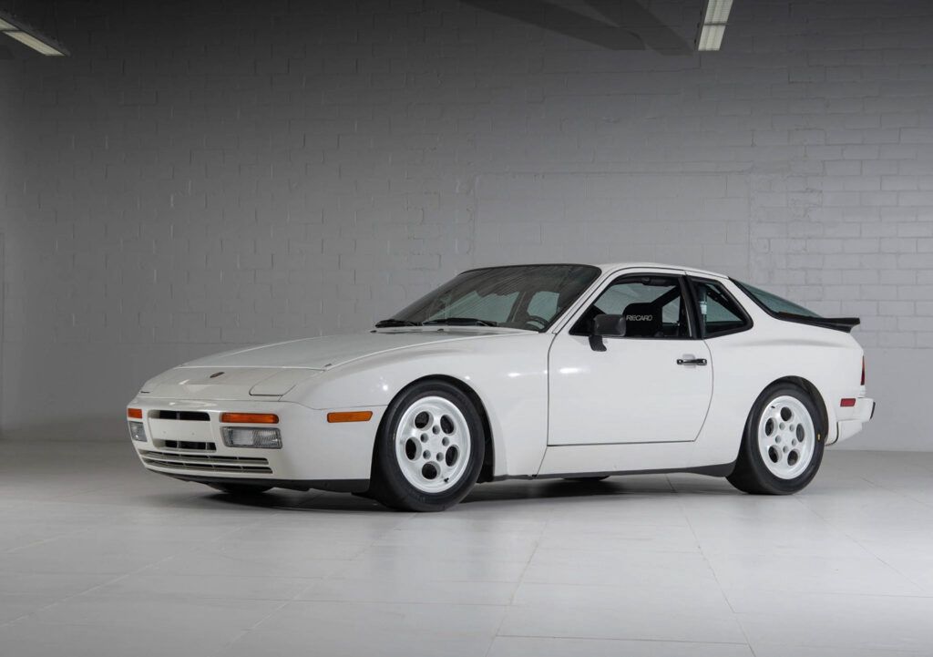Kolekcja białych porsche