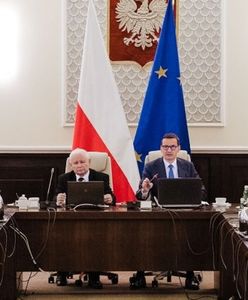 Premier nie wierzy KE? Poseł Lewicy: jest w potrzasku