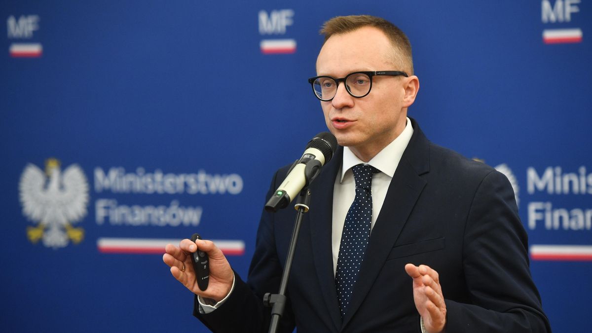 Artur Sobo�
Warszawa, 29.12.2022. Wiceminister finans�w Artur Sobo� podczas konferencji prasowej pt. #RokWsparcia i #NiskiePodatki od 2023 r. w siedzibie Ministerstwa Finans�w w Warszawie, 29 bm. (rp/doro) PAP/Radek Pietruszka
Radek Pietruszka
briefing, dla medi�w, konferencja, konferencja prasowa, minister, ministerstwo, Ministerstwo Finans�w, niskie podatki, polityk, polityka, prasowy, rok wsparcia