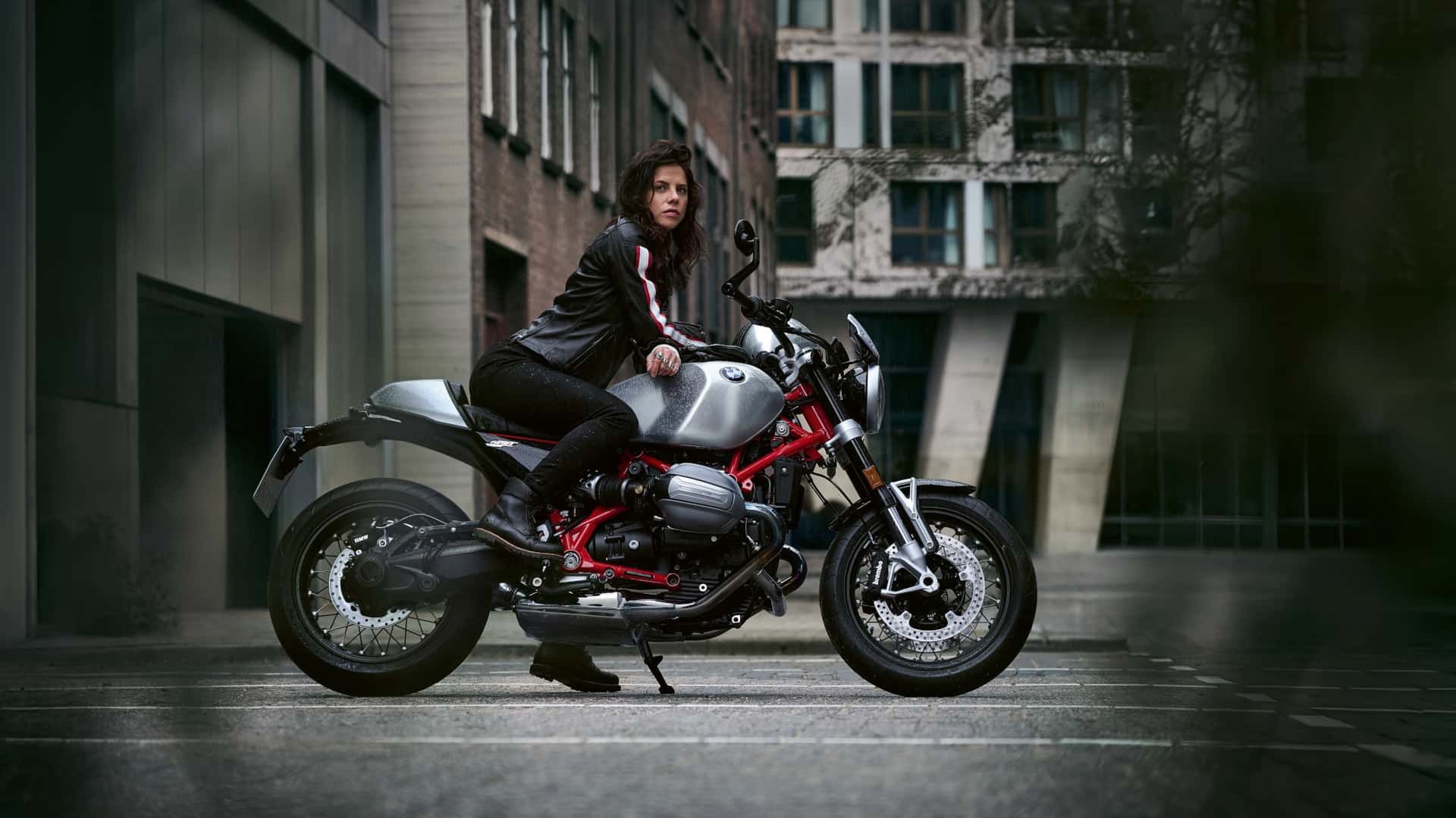 BMW R12 na rok 2024