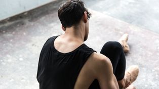 Diagnozę usłyszał w wieku 27 lat. Mimo choroby Parkinsona pozostał tancerzem