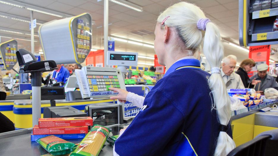 Wielu kasjerów nie chce pracować w niedzielę