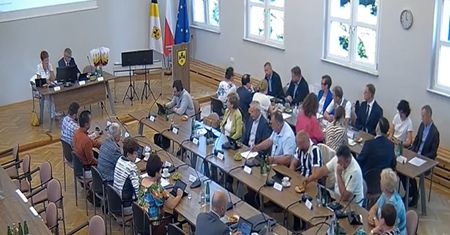 Skandal w Namysłowie. Radny PiS wyprowadzony przez Straż Miejską