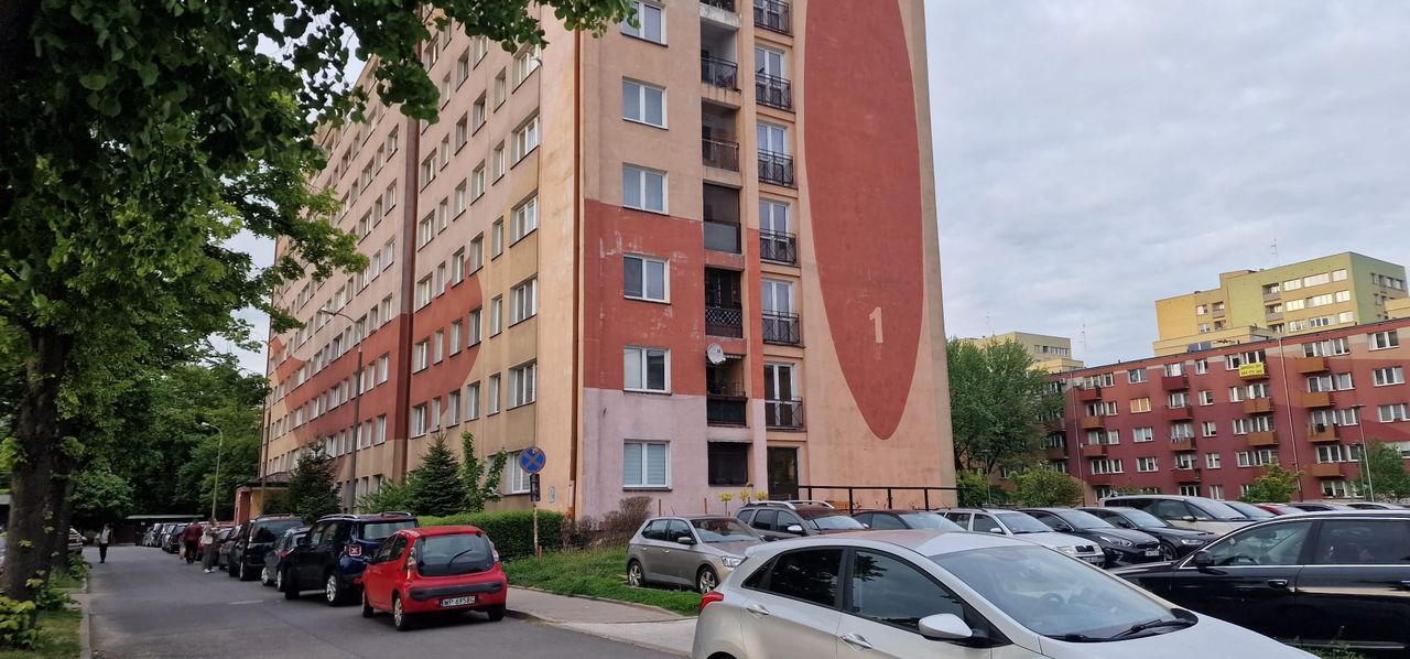 Kobieta wyskoczyła z siódmego piętra!