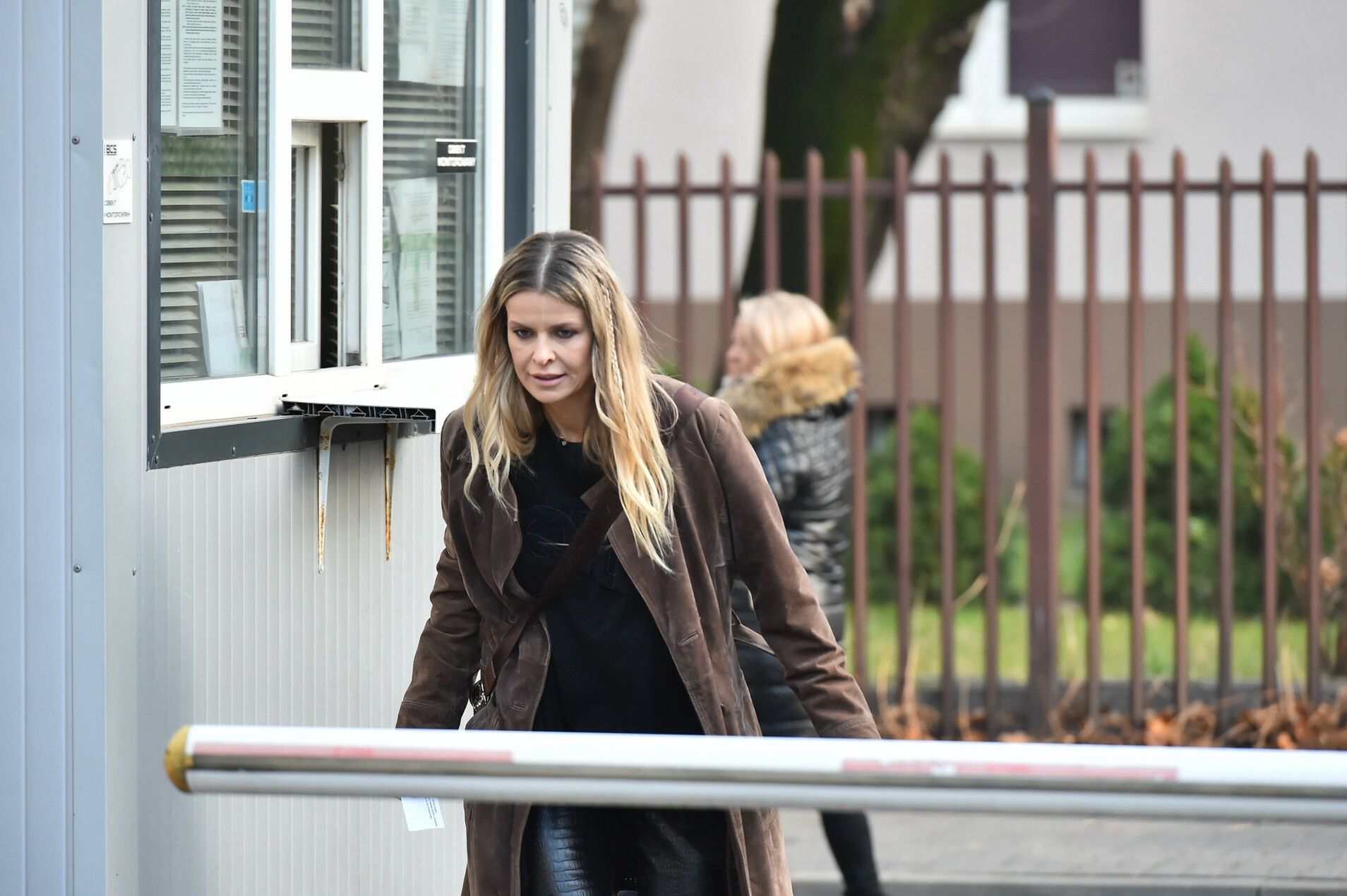 Marta Wiśniewska z dziećmi przed studiem "Dzień dobry TVN"